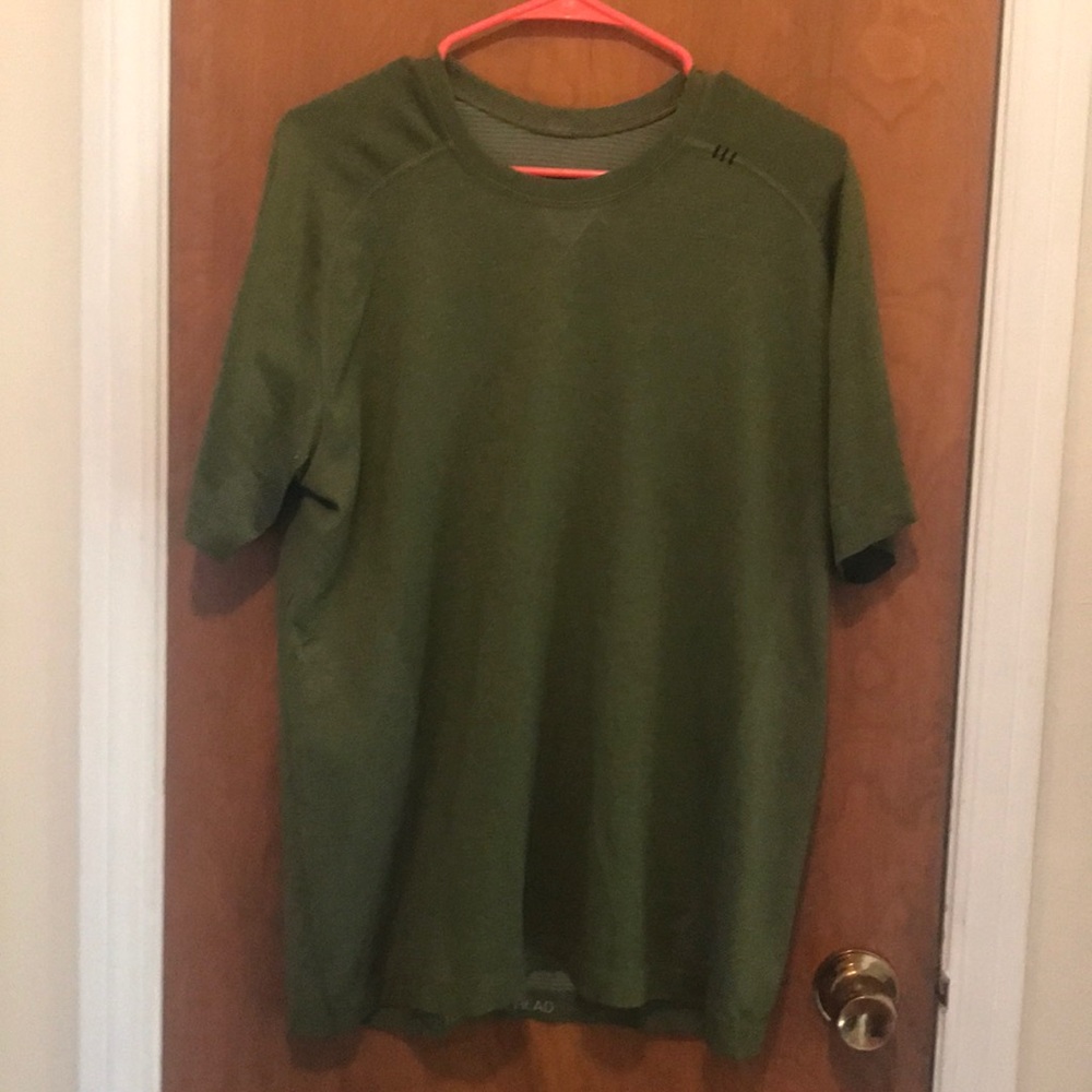 Men’s Size L Lululemon Metal Vent Tech